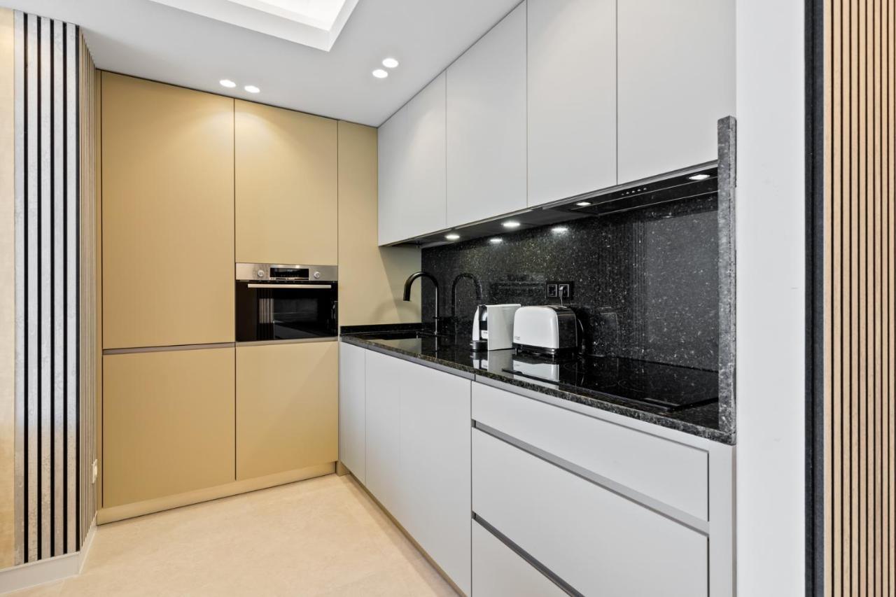 Fully Renovated Frontline Flat Apartman Marbella Kültér fotó