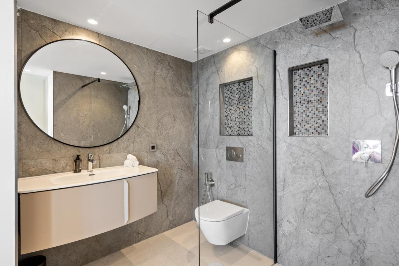 Fully Renovated Frontline Flat Apartman Marbella Kültér fotó