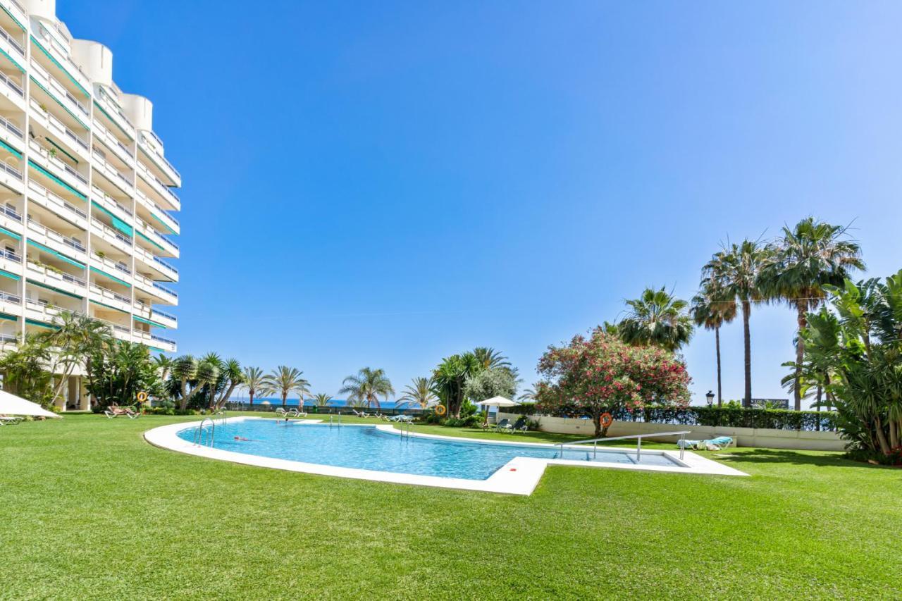 Fully Renovated Frontline Flat Apartman Marbella Kültér fotó