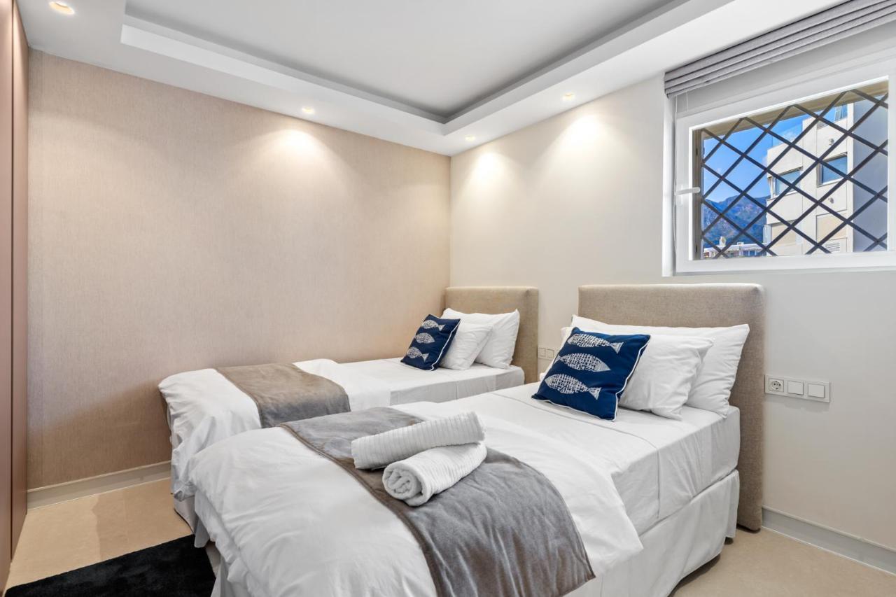 Fully Renovated Frontline Flat Apartman Marbella Kültér fotó