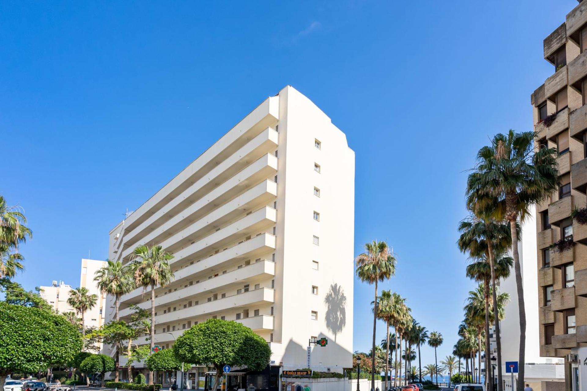 Fully Renovated Frontline Flat Apartman Marbella Kültér fotó
